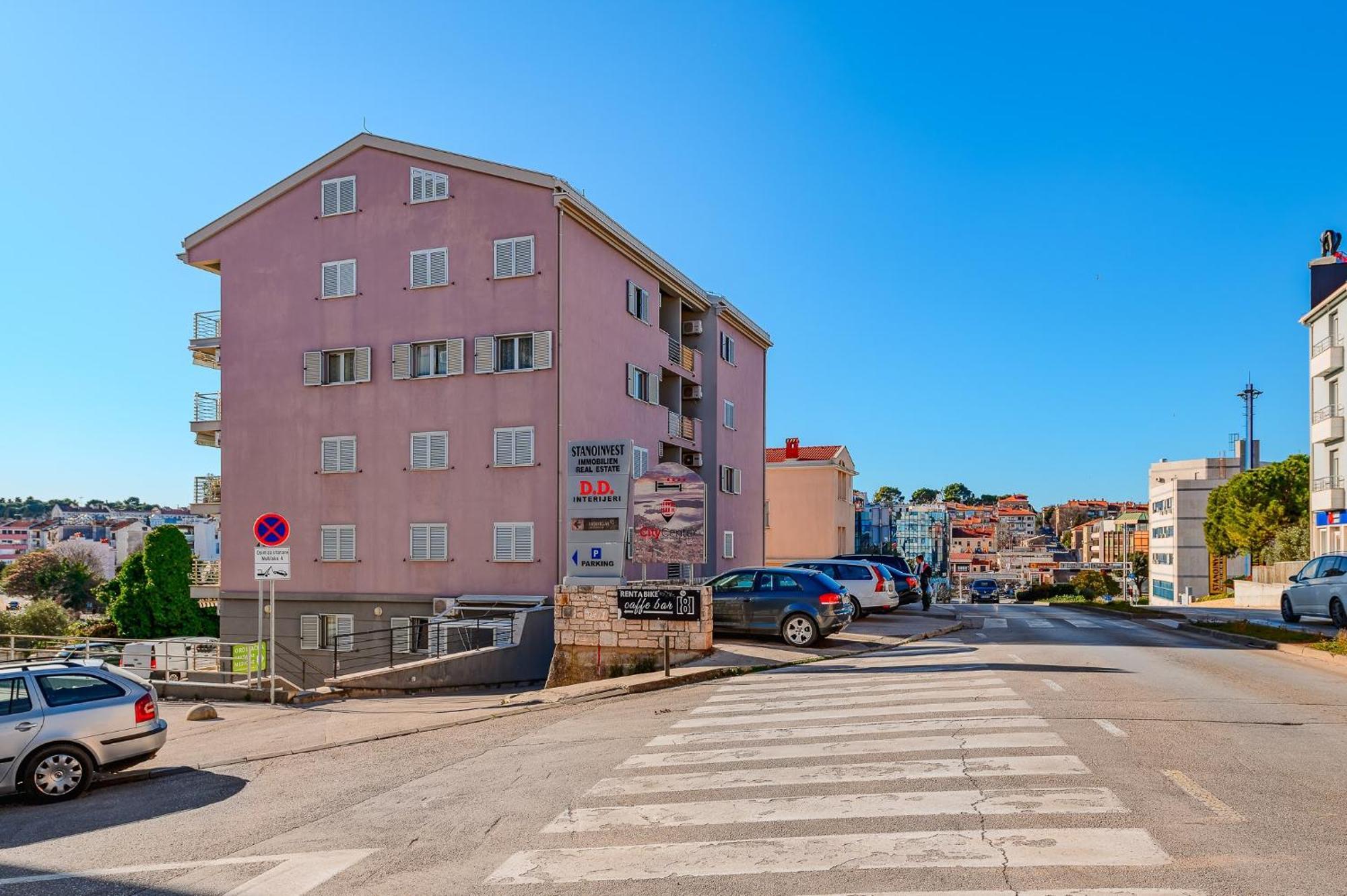 Aureo Apartment Pula Center Luaran gambar