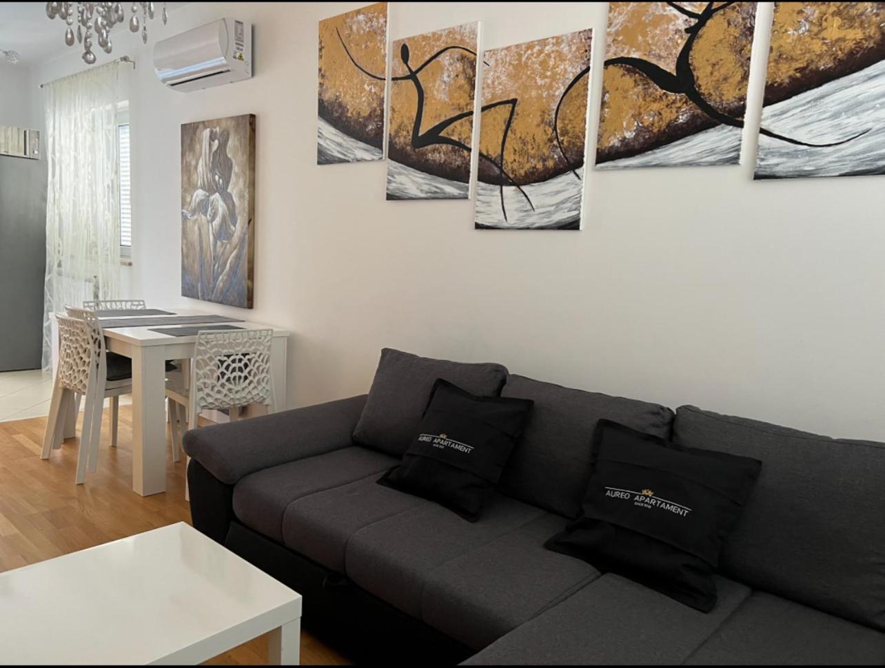 Aureo Apartment Pula Center Luaran gambar
