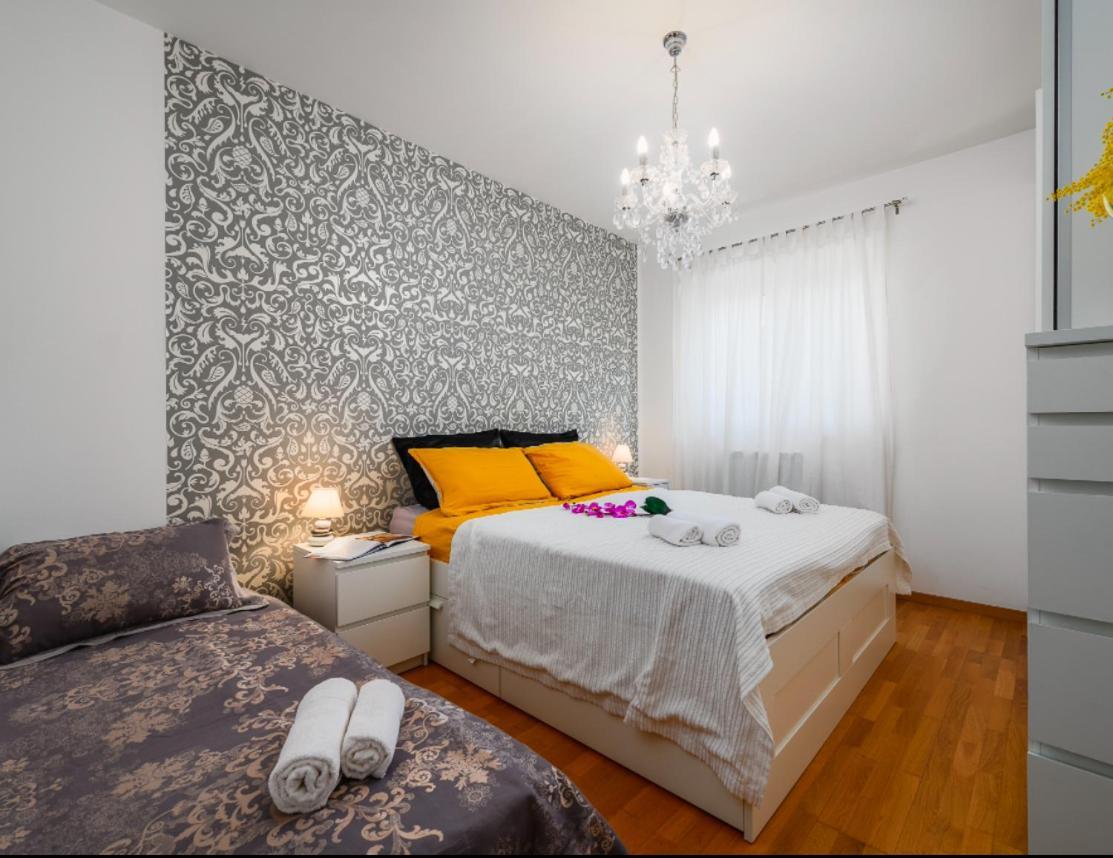 Aureo Apartment Pula Center Luaran gambar